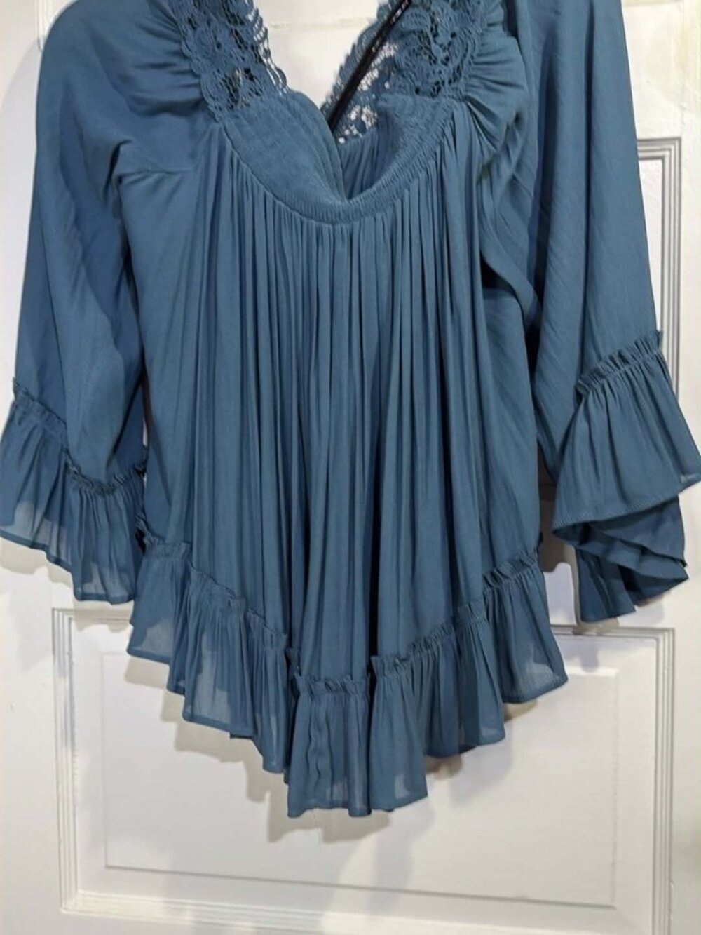 Loft blue blouse size M ruffle sleeves and bottom - Picture 2 of 7